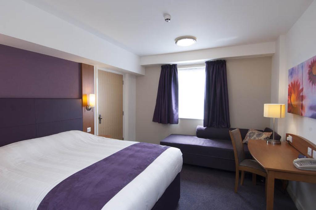 Premier Inn Stratford Upon Avon Waterways Exterior foto